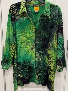 Ruby Rd. Green Multi-Tone Animal Print Button-Up Shirt